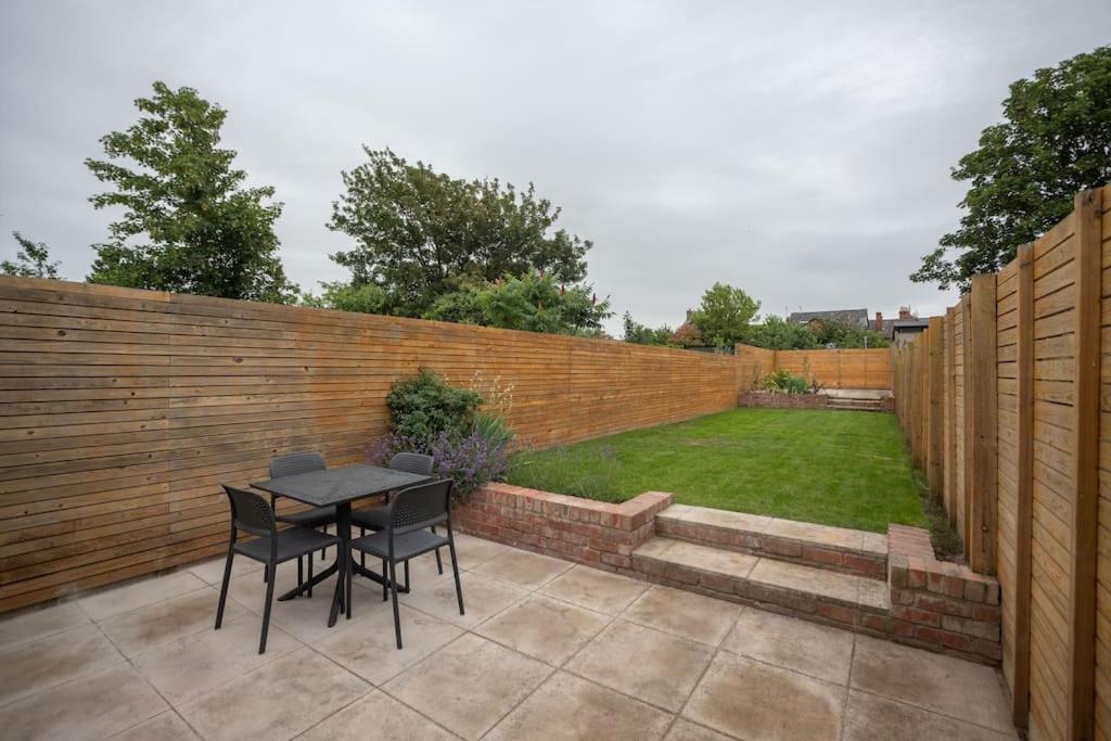 Hereford - Clifton Villa - Beautifully Presented House Located A Short Walk From City Centre - Sleeps 6 Guests - Perfect For Exploring Hereford - Hosted By Rentmyhouse Luaran gambar