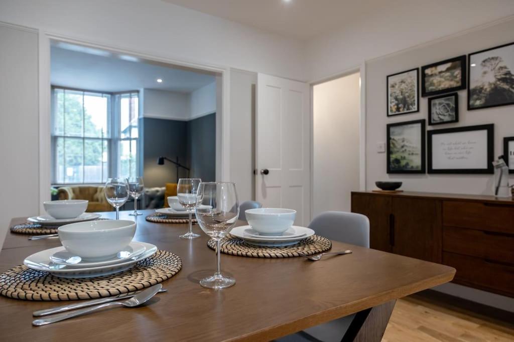 Hereford - Clifton Villa - Beautifully Presented House Located A Short Walk From City Centre - Sleeps 6 Guests - Perfect For Exploring Hereford - Hosted By Rentmyhouse Luaran gambar