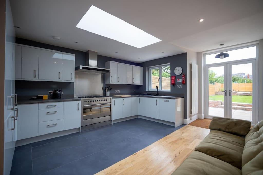 Hereford - Clifton Villa - Beautifully Presented House Located A Short Walk From City Centre - Sleeps 6 Guests - Perfect For Exploring Hereford - Hosted By Rentmyhouse Luaran gambar