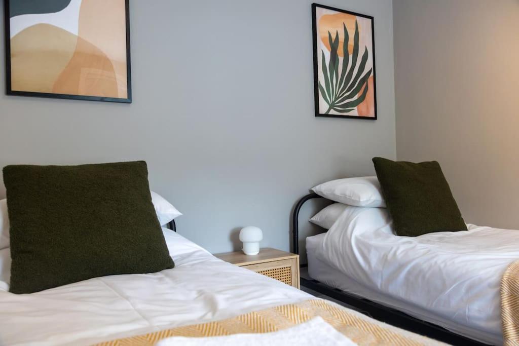 Hereford - Clifton Villa - Beautifully Presented House Located A Short Walk From City Centre - Sleeps 6 Guests - Perfect For Exploring Hereford - Hosted By Rentmyhouse Luaran gambar