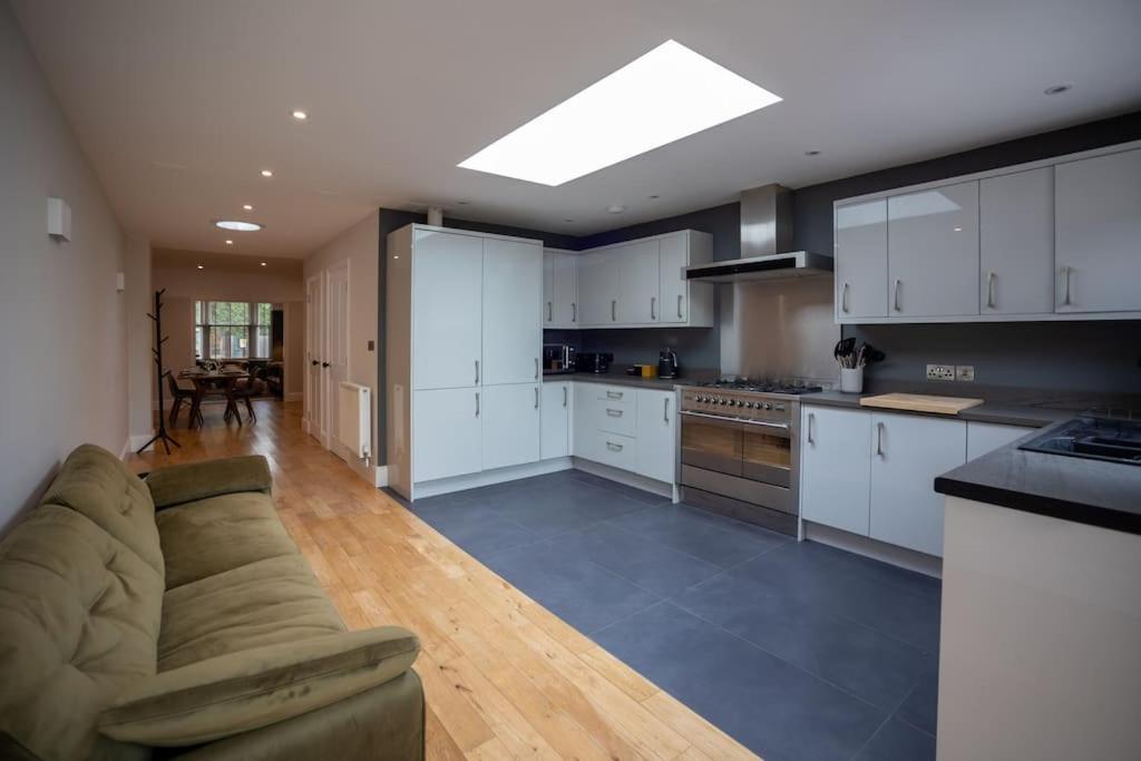 Hereford - Clifton Villa - Beautifully Presented House Located A Short Walk From City Centre - Sleeps 6 Guests - Perfect For Exploring Hereford - Hosted By Rentmyhouse Luaran gambar